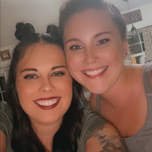 Meet your Posher 🍂🖤🫒 - Picture 10 of 17